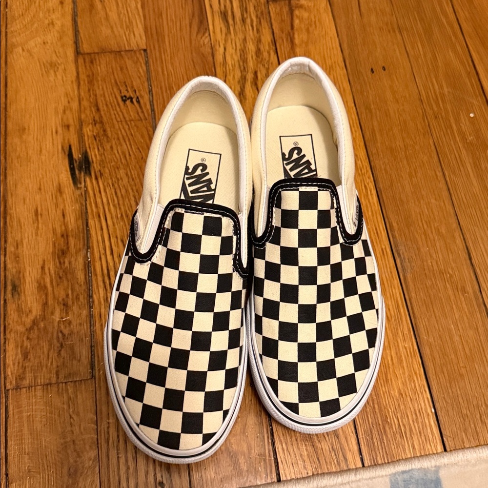 Vans Classic Checkered slip on
Stackform Sneaker